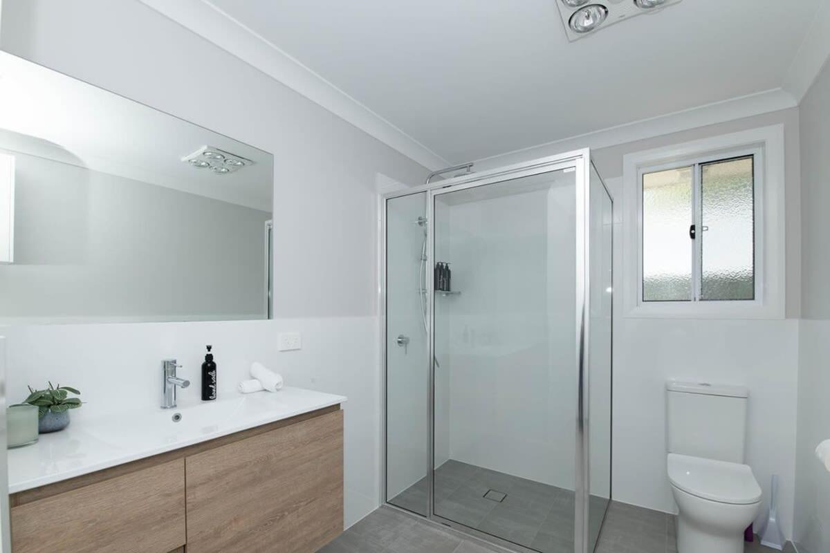 On Matthews, Quite, Modern, Fresh, Free Wifi Holiday home Orange