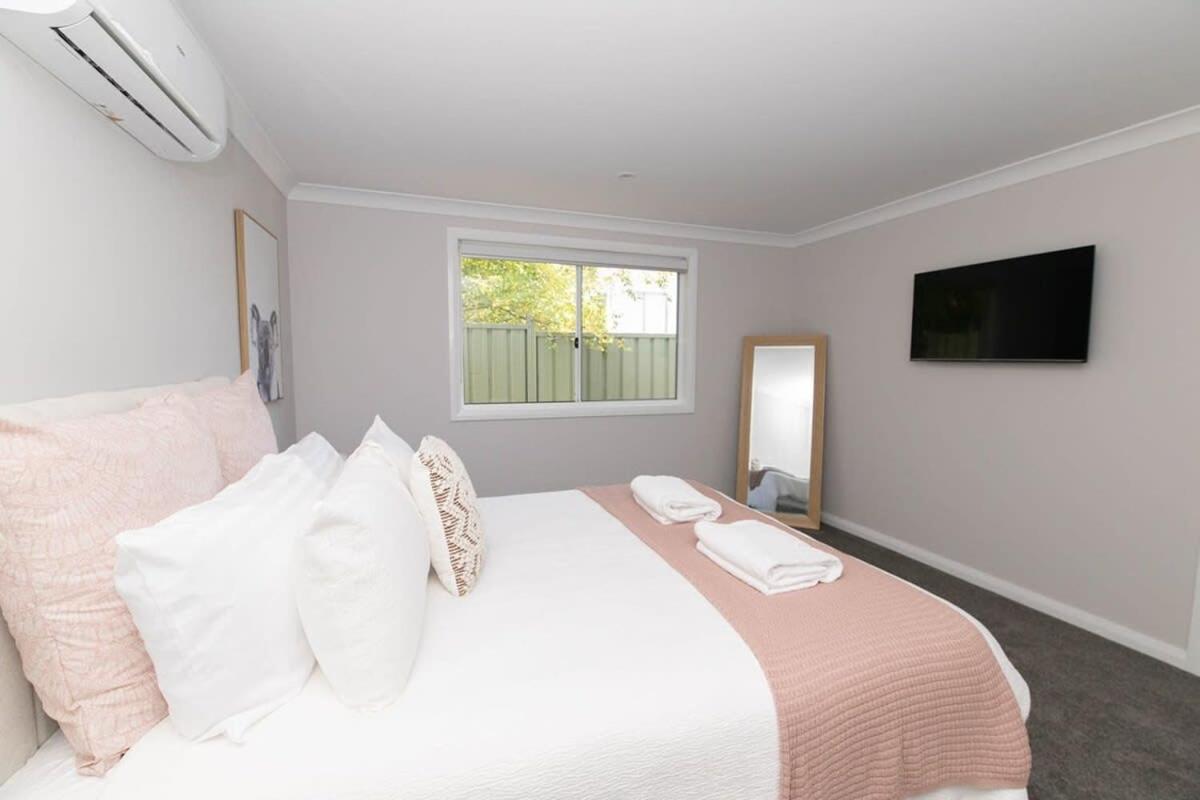 Holiday home On Matthews, Quite, Modern, Fresh, Free Wifi Orange
